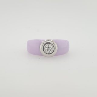 Lavendelkleurig keramische ring met Diamant van Charlotte Ehinger Schwarz. #25231