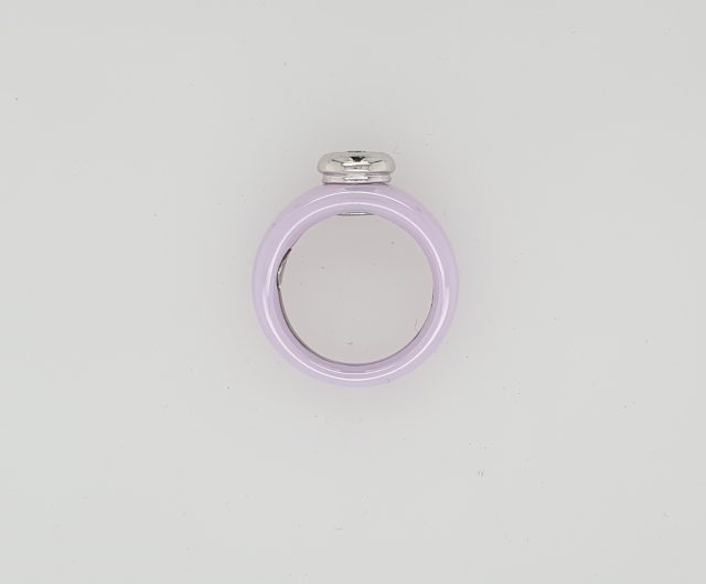Lavendelkleurig keramische ring met Diamant van Charlotte Ehinger Schwarz. #25231 - Afbeelding 2