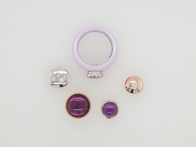Lavendelkleurig keramische ring met Diamant van Charlotte Ehinger Schwarz. #25231 - Afbeelding 4
