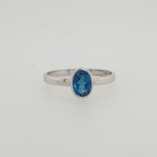 Witgouden ring met Topaas London Blue 14 karaat eigen werk #25601