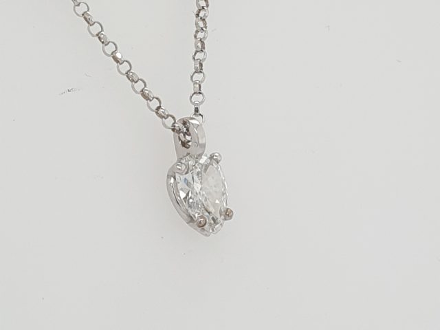 Peer diamant 0.52 crt. in witgouden zetting. #25533 - Afbeelding 2