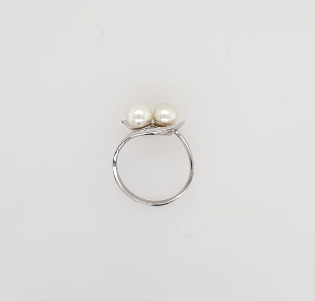 18 karaat witgouden occasion ring met 2 parels. #25665 - Afbeelding 4