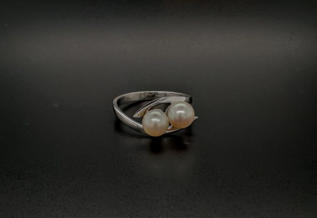 18 karaat witgouden occasion ring met 2 parels. #25665 - Afbeelding 6