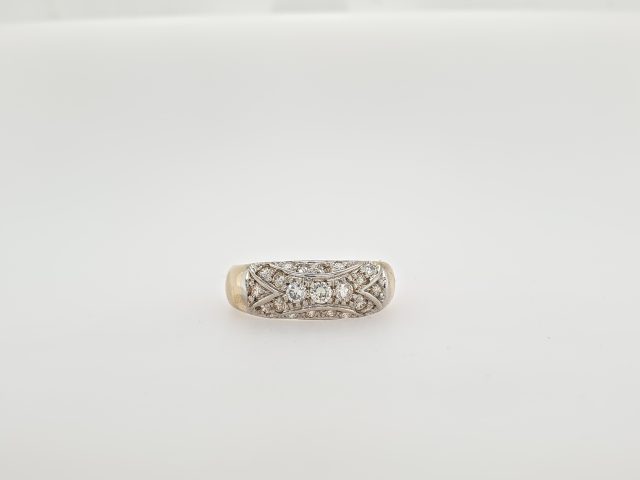 18 karaat gouden occasion ring met briljantjes. #25666 - Afbeelding 2