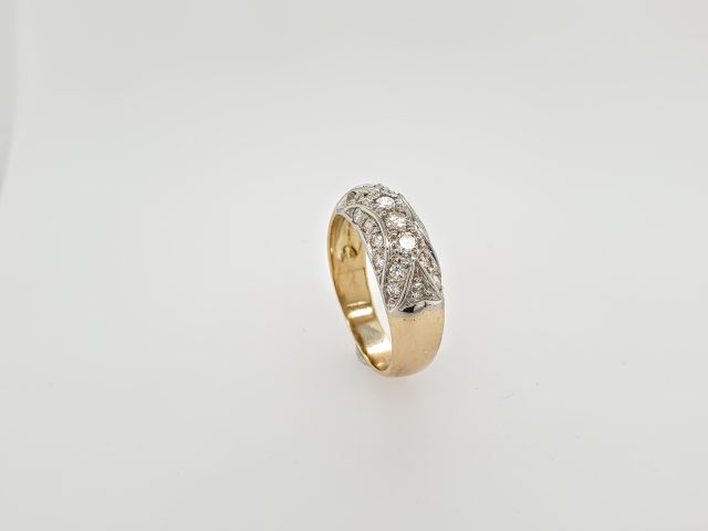 18 karaat gouden occasion ring met briljantjes. #25666