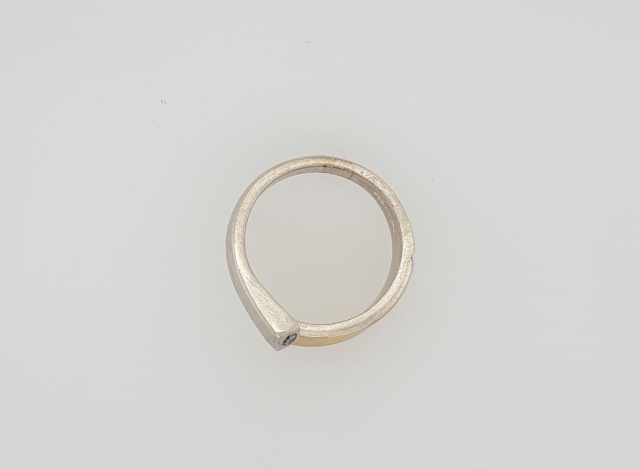 Zilveren ring met een gouden oplaag van MANU. #19024 - Afbeelding 2