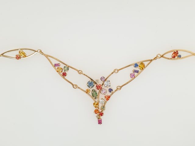 14 Karaat handgemaakte gouden occasion chooker / collier bezet met kleurige saffieren en diamant. # 25762 - Afbeelding 2