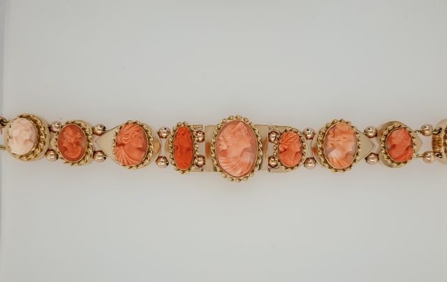 14 Karaat gouden schakelarmband met 11 Cameeën. # 25770 - Afbeelding 6