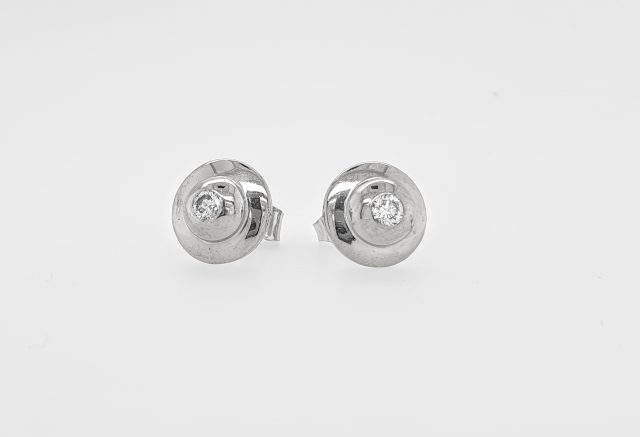14 Karaat witgouden oorknoppen met diamant. #25728