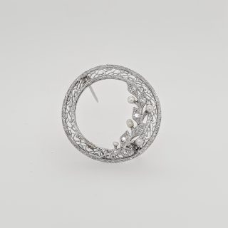 Platina broche met pareltjes en diamant #25896