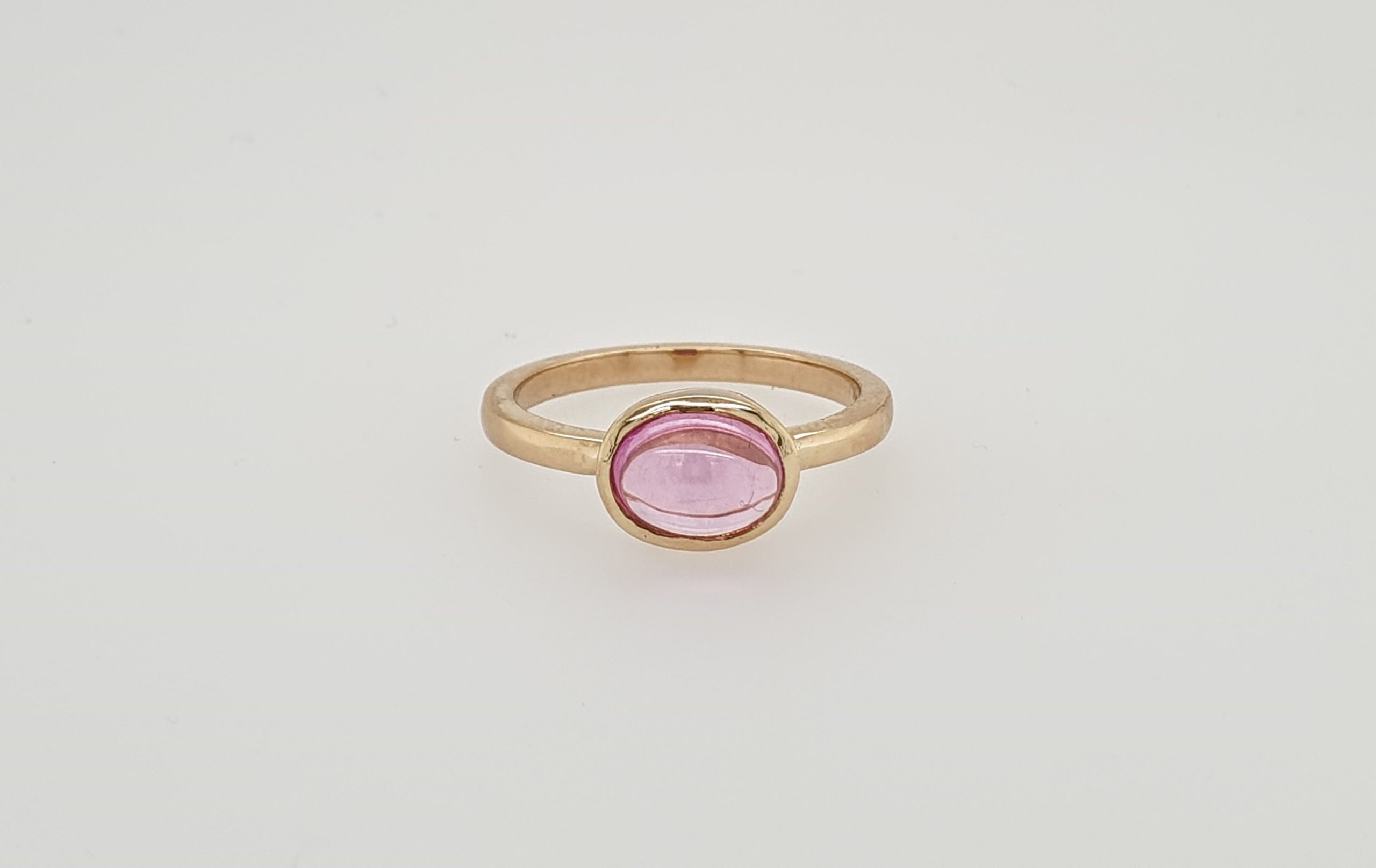 vervormen Aanzienlijk diefstal 14 Karaat gouden ring met roze steen. Tweede hands #25919 |  Goudsmederij/Juwelier Arnold van Dodewaard