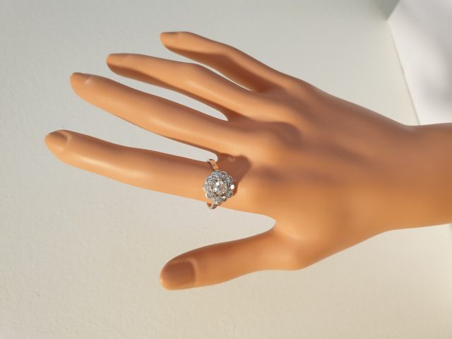 18 krt. Witgouden occasion entouragering met 1.15 crt. TW.Si briljant / diamant. #26092 - Afbeelding 2