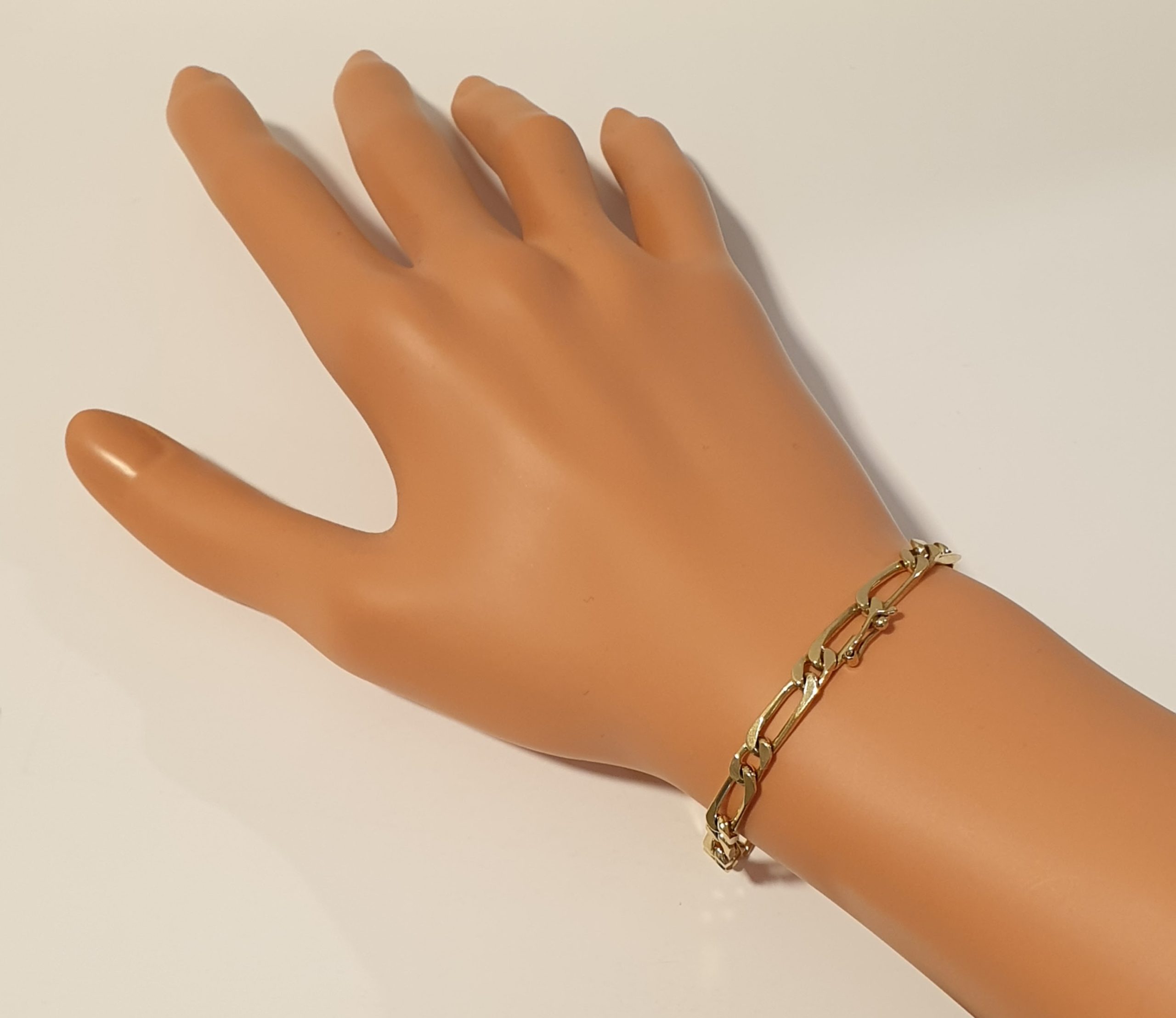 Motivatie klauw Middellandse Zee 14 Karaat geelgouden Figaro armband tweedehands # 26162 |  Goudsmederij/Juwelier Arnold van Dodewaard