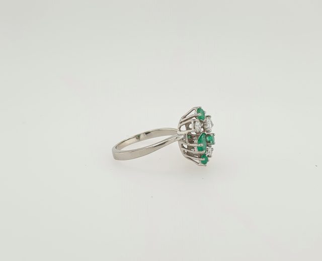 Occasion witgouden ring met smaragd en diamant. #26105 - Afbeelding 6
