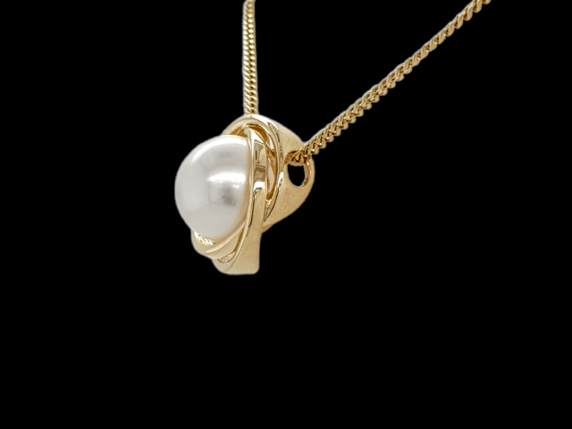 Gouden zoetwater parelhanger. 14 karaat. Bestelnummer 26483 - Afbeelding 2