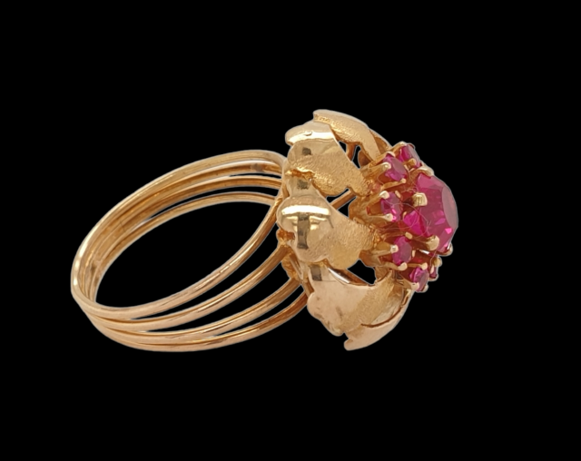 Gouden ring met robijntjes. 18 krt, occasion. #26565 - Afbeelding 2