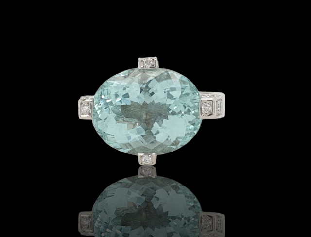 Witgouden ring met Aquamarijn. Uit eigen atelier. #14637