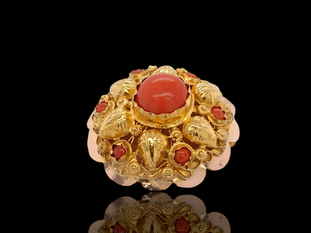 Gouden zeeuwse broche met bloedkoralen. Vintage # 26575 - Afbeelding 2