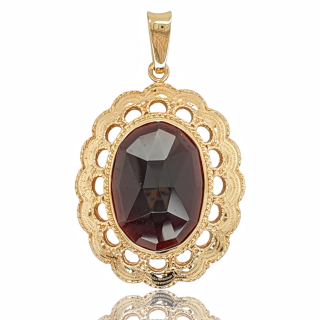 Gouden Hanger met een grote granaat. Occasion. #26831