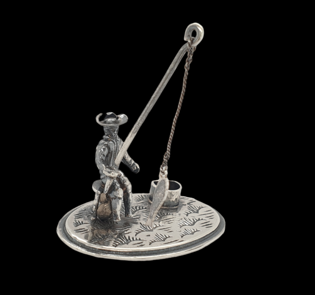 Zilveren miniatuur Vissertje met vis #26844 - Afbeelding 2