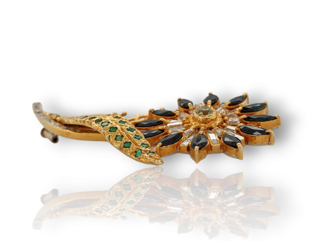 Gouden bloembroche met Saffier Diamant en Smaragd. Occasion #26865 - Afbeelding 4