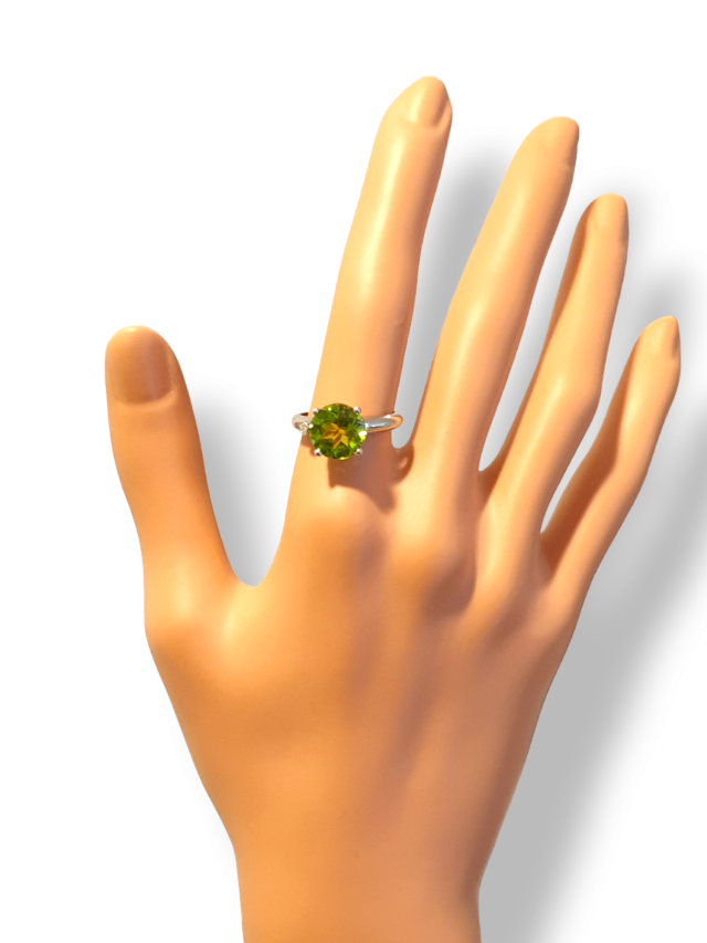 Prachtige witgouden ring met Peridot en diamant. #26921 - Afbeelding 2