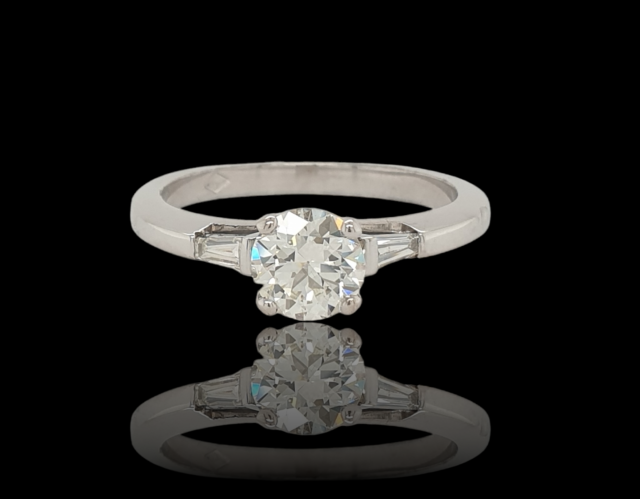 Witgouden ring met diamant occasion met certificaat #26928