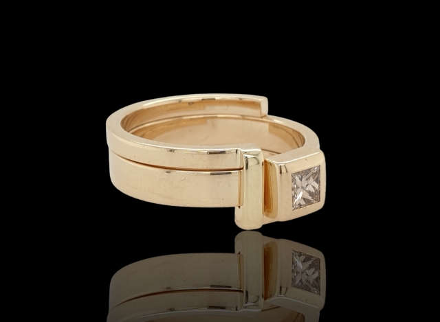 14 Karaat gouden herenring met een princess geslepen lichtbruine diamant. #27536 - Afbeelding 3