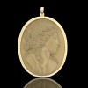 Camee van lavasteen vastgezet in hanger van 18 karaat goud. Occasion #27573 - Afbeelding 2