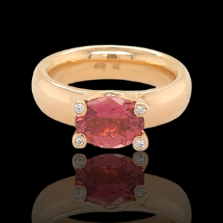 Rosé gouden ring met roze tourmalijn en diamant. #9317