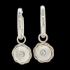 18 krt. witgouden creoolhangers met parelmoer en diamant. #27743.