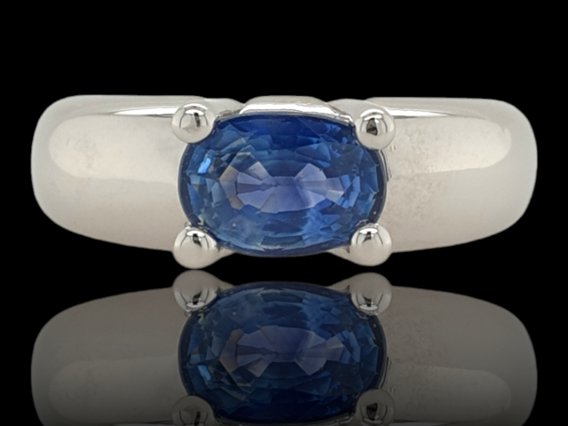 Witgouden ring met saffier #27800