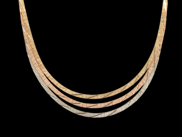 14 Karaat tricolor gouden chooker ketting, Tweede hands occasion. #26307