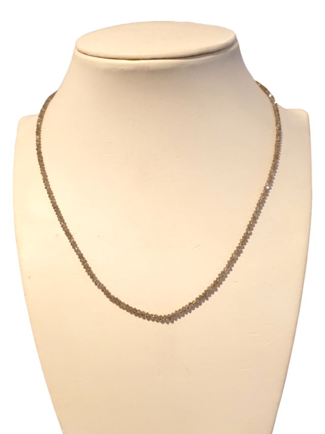 Beige - grijs diamanten collier met witgouden sluiting #27618 - Afbeelding 3