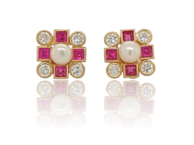 18 Karaat gouden oorknoppen met robijn, diamant en parel. #28049