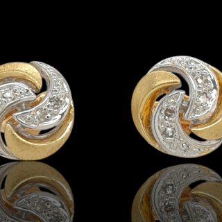 Bicolor gouden oorknoppen met kleine briljantjes #28078