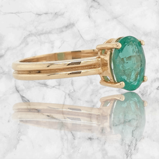 14 Karaat gouden ring met een mooie ovale smaragd. #27343 - Afbeelding 2