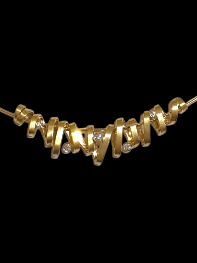 Handgemaakte gouden hanger "wikkel" met 5 briljanten. #28149 - Afbeelding 2