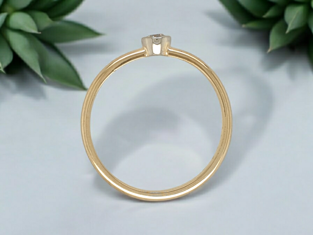Gouden solitair ring met een kleine diamant #28618 - Afbeelding 2