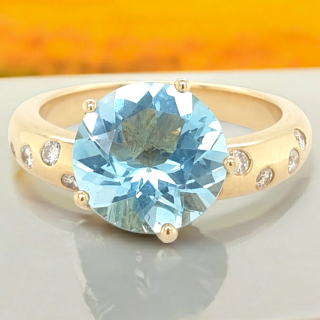Gouden Penta ring met Topaas en briljant. #23851