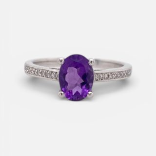 Witgouden amethist ring met diamant. #16612