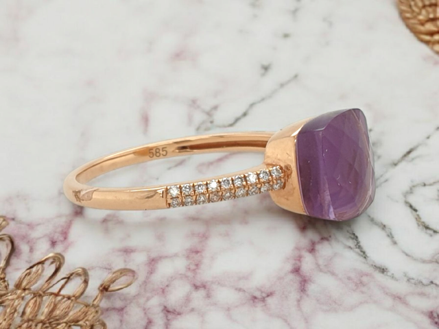 Kleine gouden ring met Amethist en diamantjes. #18623