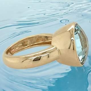 gouden ring met een grote ronde Topaas Sky Blue, 2e Hands #28457 ????