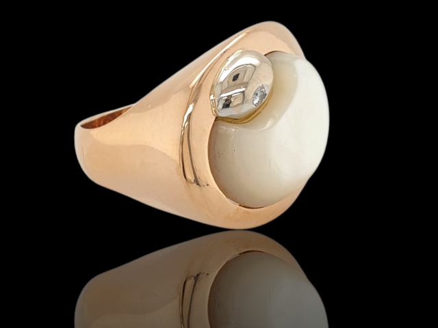 Gouden ring van het Italiaanse merk Talento met parelmoer en diamant #28481