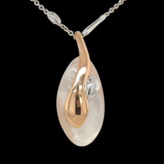 Gouden hanger met een fraaie parelmoer. Talento. Tweede hands. #28484
