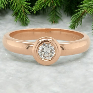 Rosé gouden briljant ring met paddenstoel zetting. 26480????
