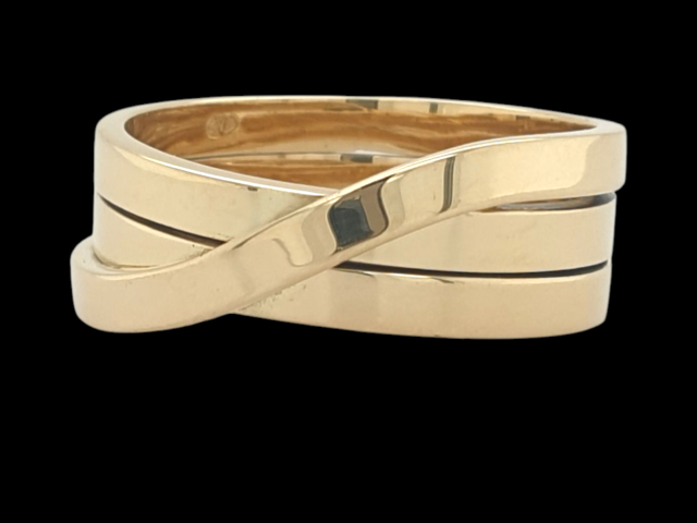 Handgemaakte gouden ring. Endless rope. #28554