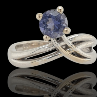 Witgouden ring met lichtblauwe Kyaniet. Occasion  #28612