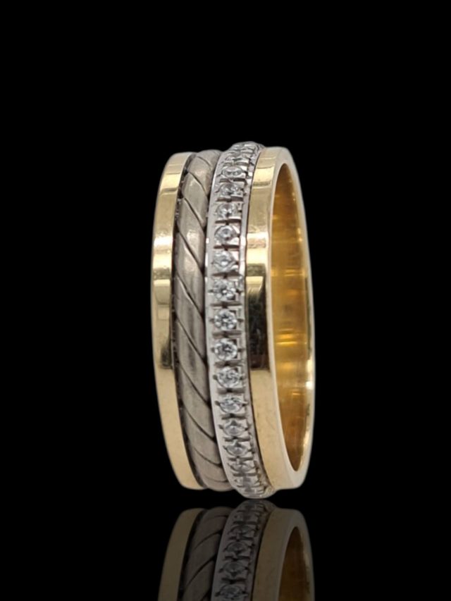 14 karaat bicolor gouden mannen ring met gevlochten band en zirkonia's - occasion #28785 - Afbeelding 3