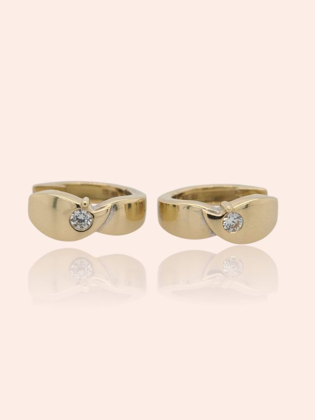 14 karaat geelgouden oorringen met cubic zirkonia tweedehands #28762 - Afbeelding 4